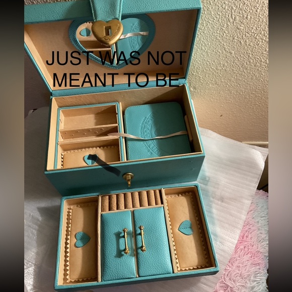 Juicy Couture Train Case - Picture 15 of 16